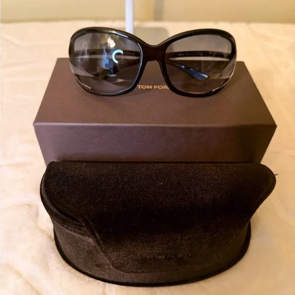 Tom Ford Sunglasses - Picture 15 of 16